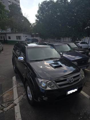 TOYOTA HILUX SW4 3.0 SRV 4X4 16V TURBO INTERCOOLER DIESEL 4P AUTOMÁTICO TOYOTA HILUX SW4 3.0 SRV 4X4 16V TURBO INTERCOOLER DIESEL 4P AUTOMÁTICO